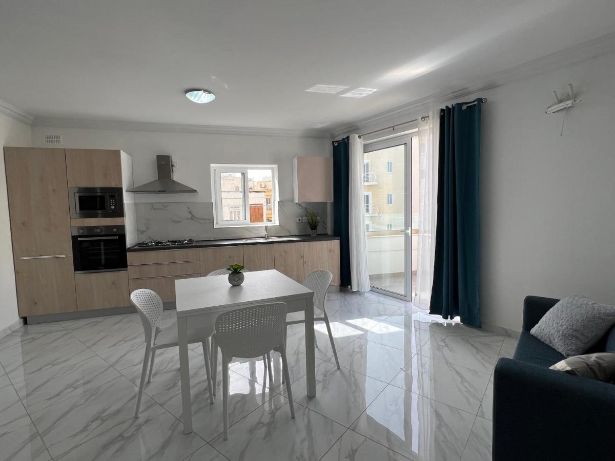 Condo With Patio Overlooking Piazza Gzira Eksteriør bilde