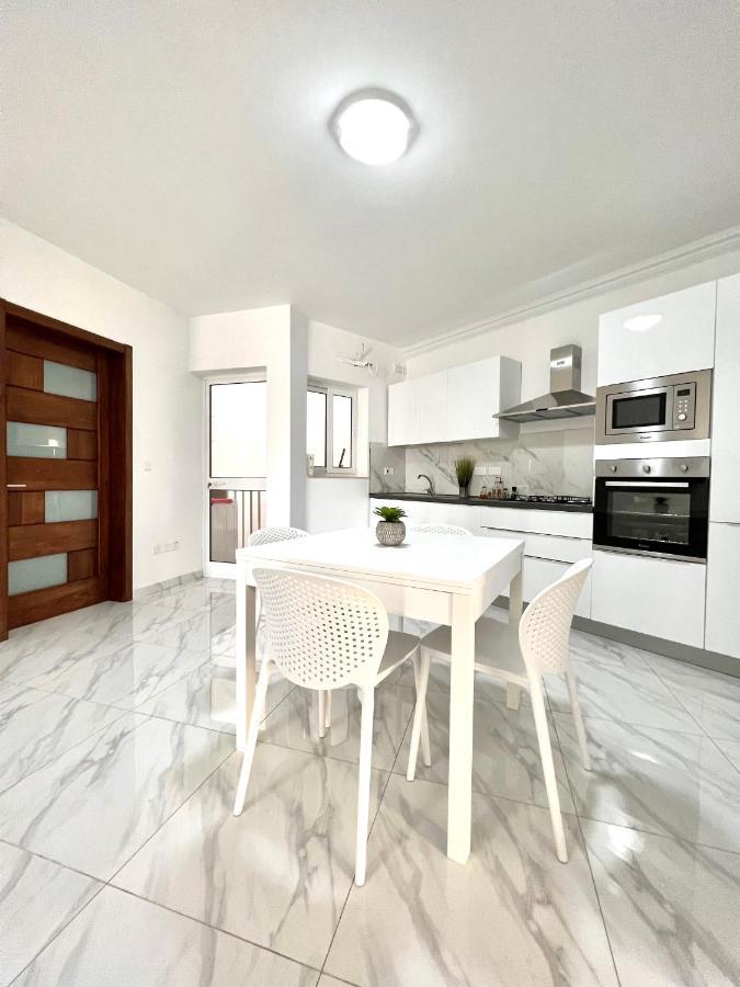 Condo With Patio Overlooking Piazza Gzira Eksteriør bilde